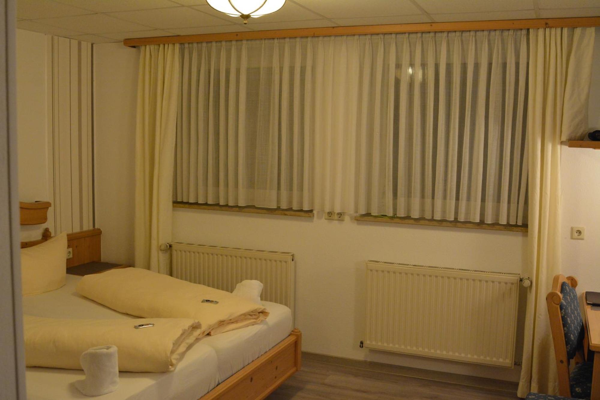 Hotel-Gasthof Zur Rose Weißenhorn 部屋 写真