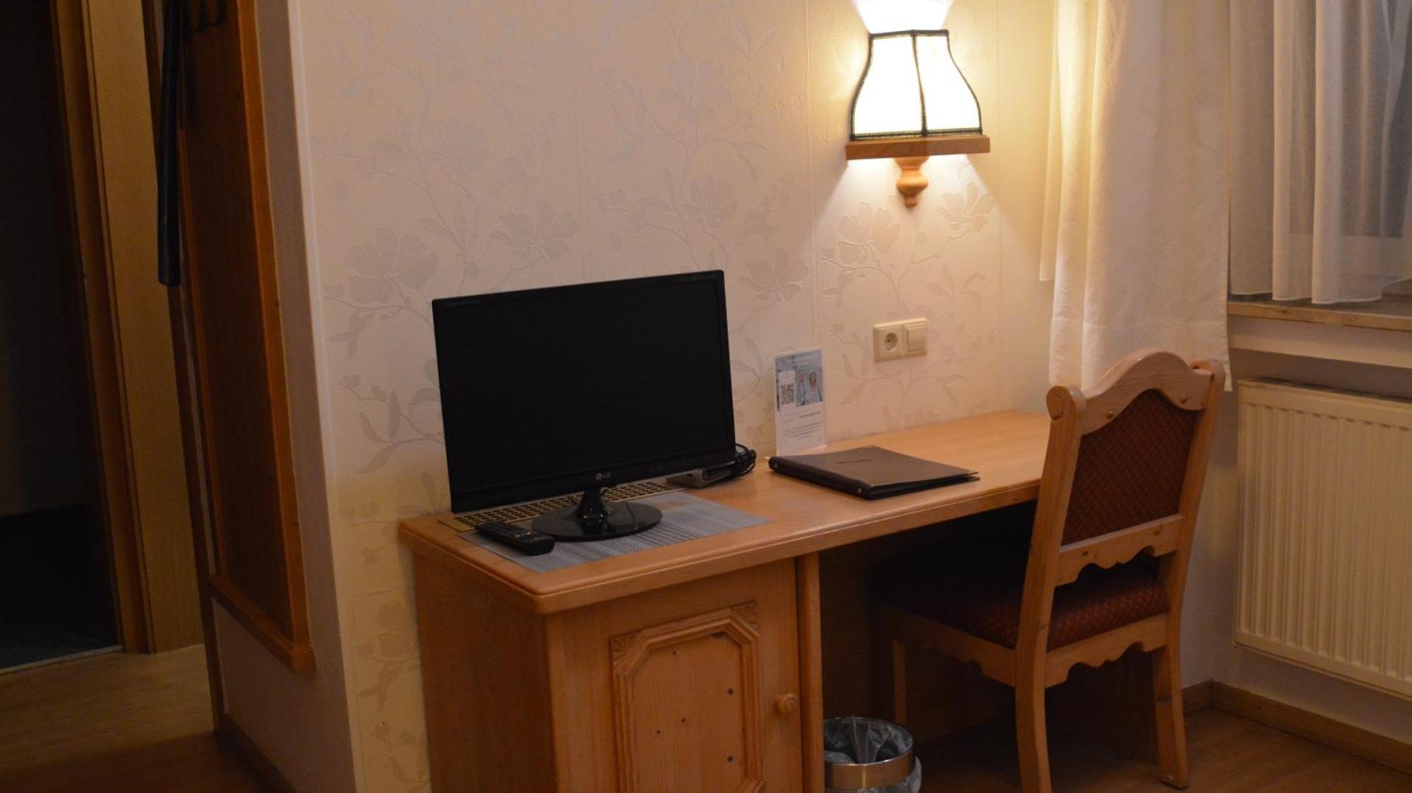 Hotel-Gasthof Zur Rose Weißenhorn 部屋 写真