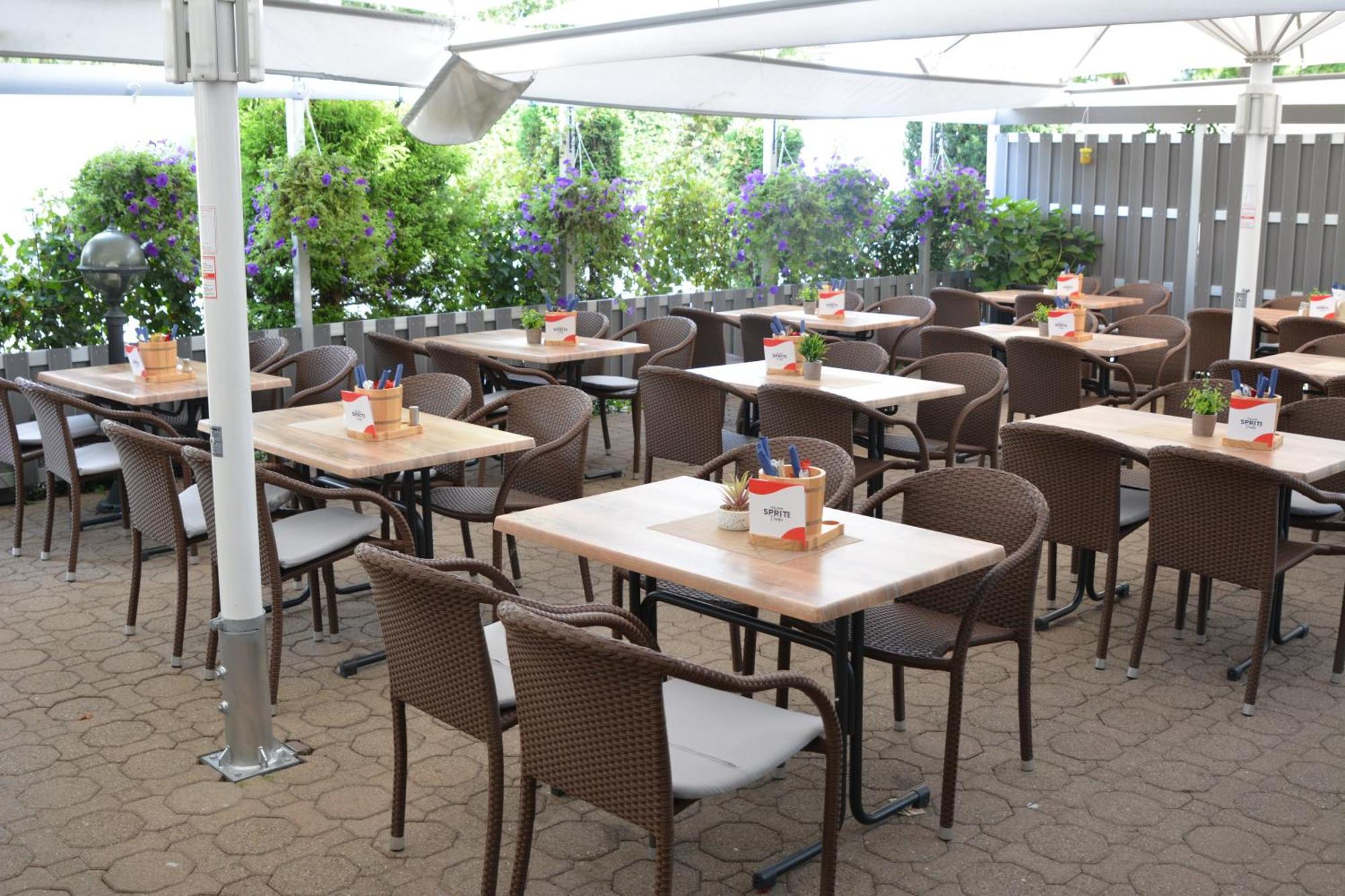 Hotel-Gasthof Zur Rose Weißenhorn エクステリア 写真
