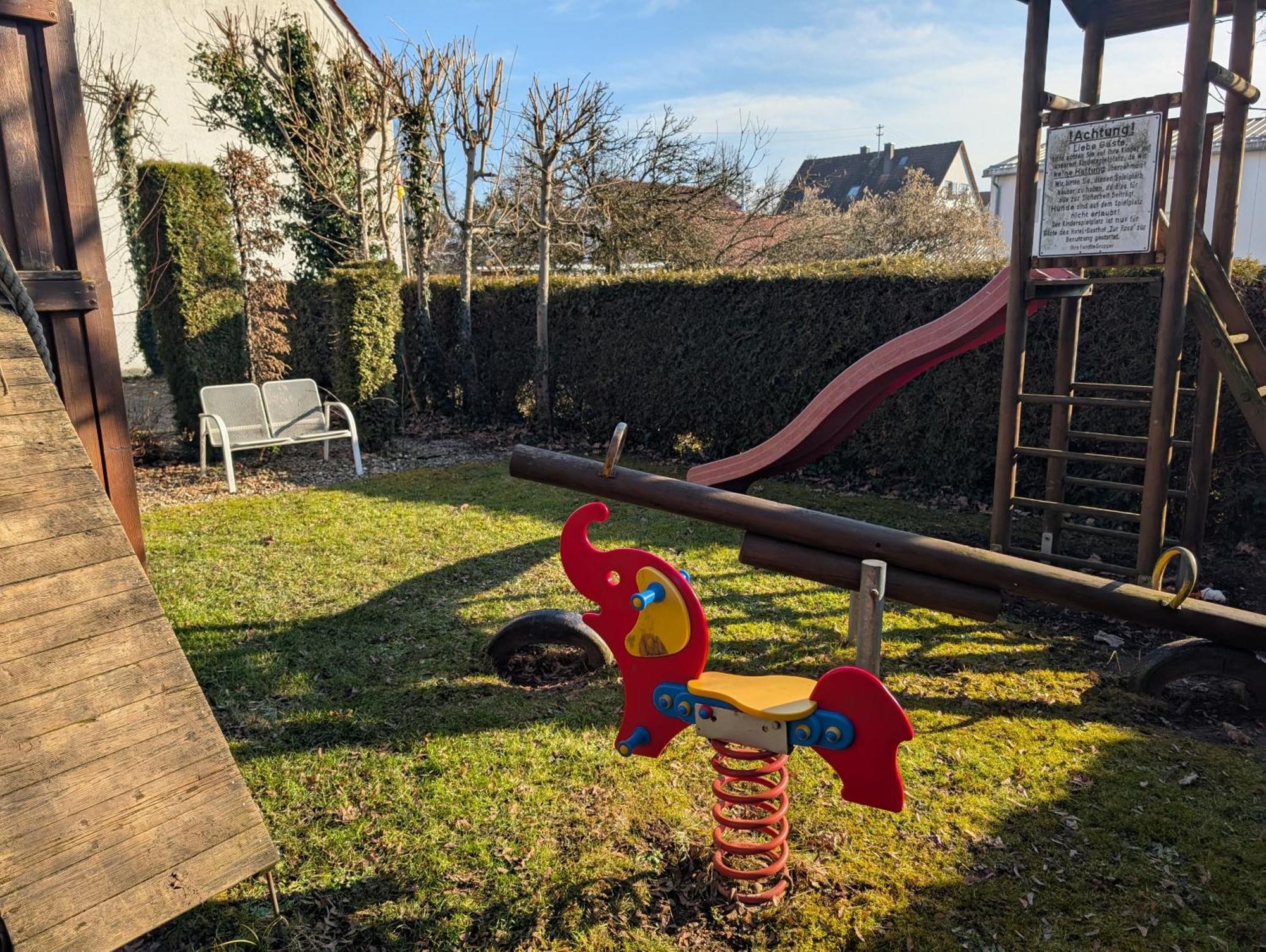 Hotel-Gasthof Zur Rose Weißenhorn エクステリア 写真