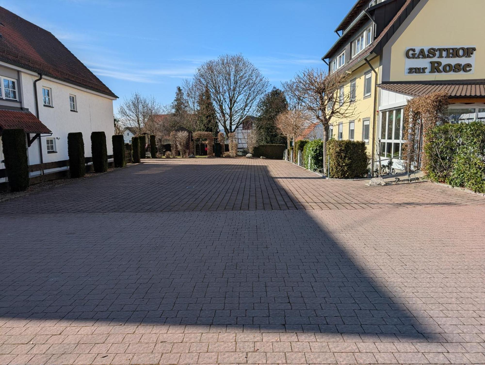 Hotel-Gasthof Zur Rose Weißenhorn エクステリア 写真